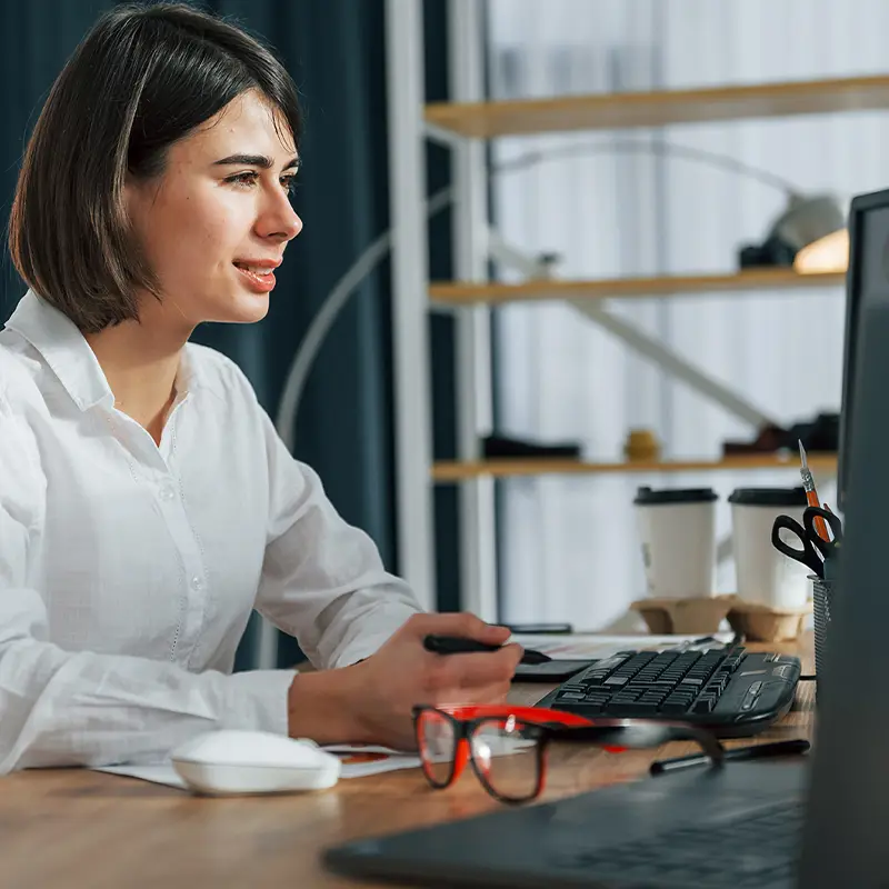 CEO reviewing dashboard and performance metrics using IPWAY proxies