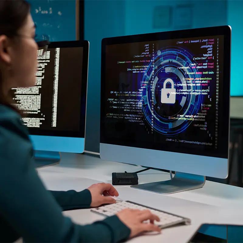 Working professional unlocking valuable online information by using rotating datacenter proxies
